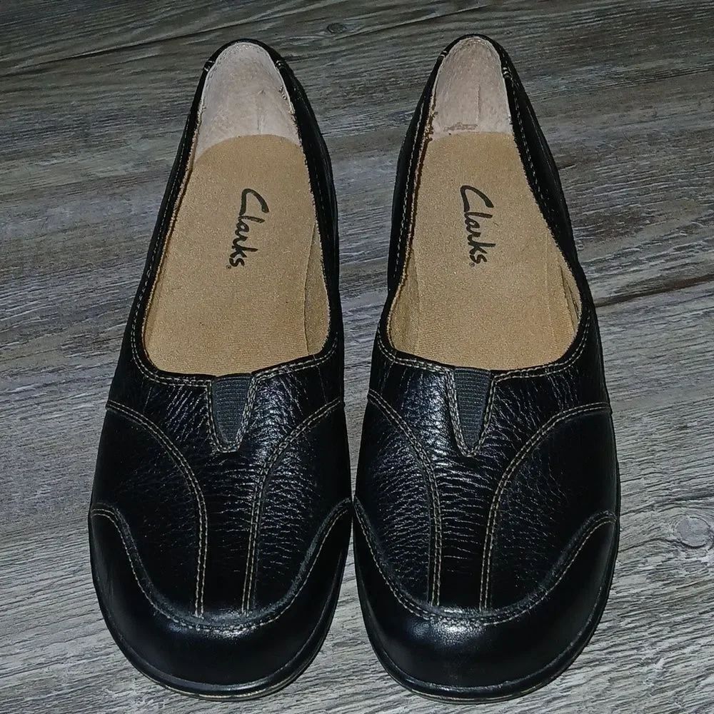 Clarks 84668 Black Pebbled Leather Slip-On Casual Cushioned Loafer Sz 7 EUC